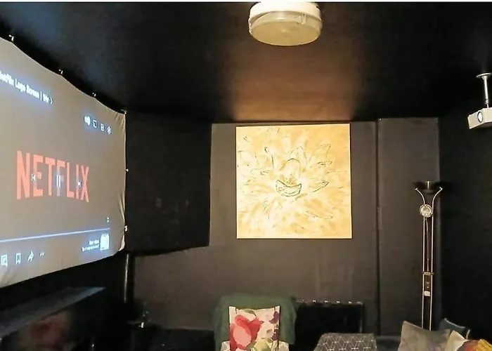 Big House In 4 Contractors Λιντς