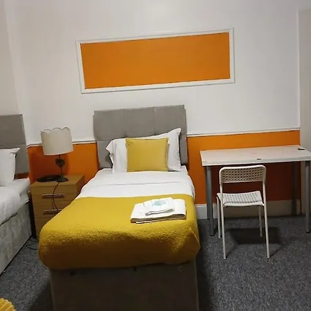 Big House In 4 Contractors Apartamento