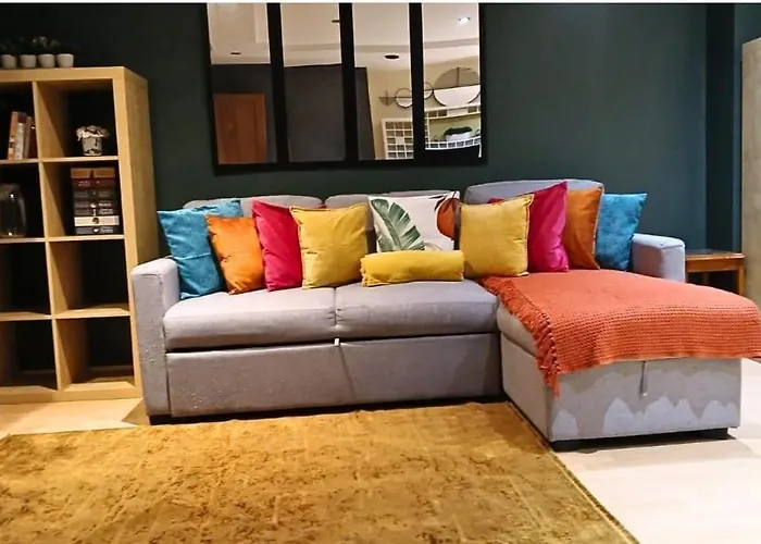 Big House In 4 Contractors * Leeds (West Yorkshire)