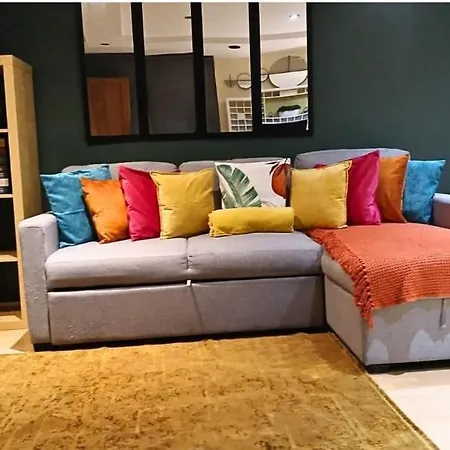 Big House In 4 Contractors * Leeds (West Yorkshire)