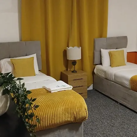 Big House In 4 Contractors Apartment Leeds (West Yorkshire)